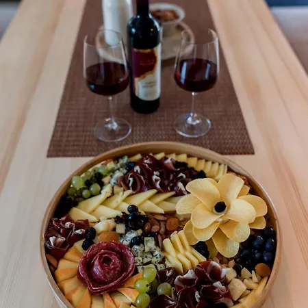 House Lastva 펜션 *